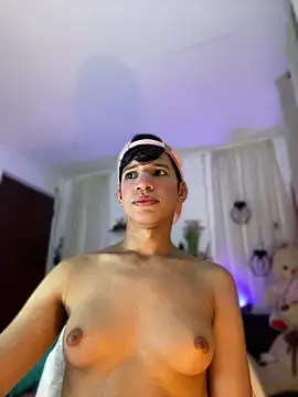 Chatroom XXX en direct de Ariel_Femboy_