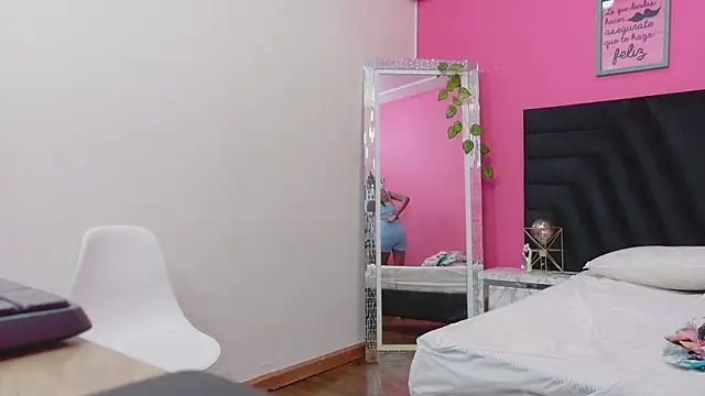 EbonyCoWorker: απευθείας συνομιλία ΧΧΧ