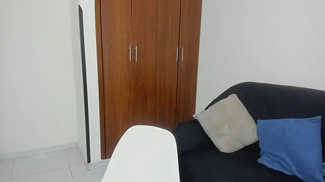 XXX chat uživo modela kiraGeiner