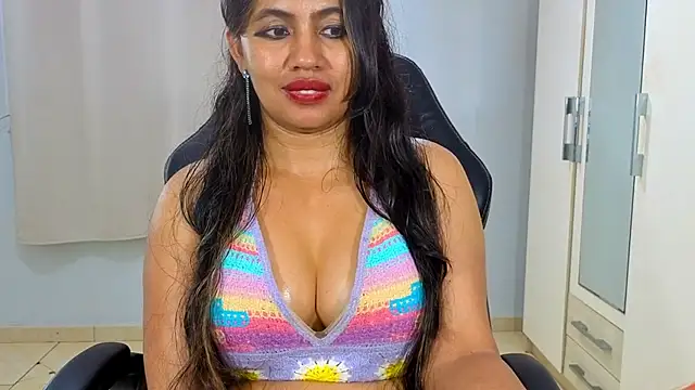 FannyXhot élő XXX-chatje