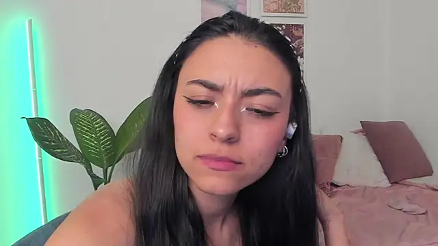 XXX chat uživo modela canelleGarces