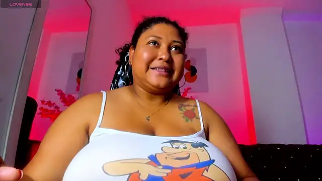 Chat XXX en directo de Ayliinn_