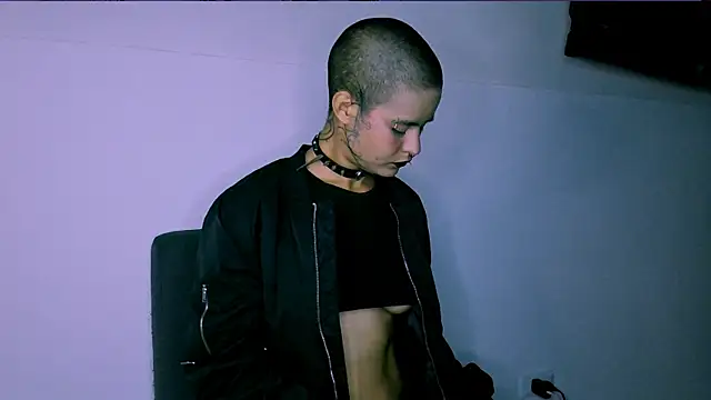alex_one888 élő XXX-chatje