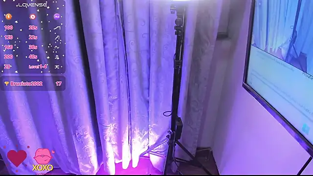 xhinata_hyugax Adlı Modelin Canlı XXX Sohbeti