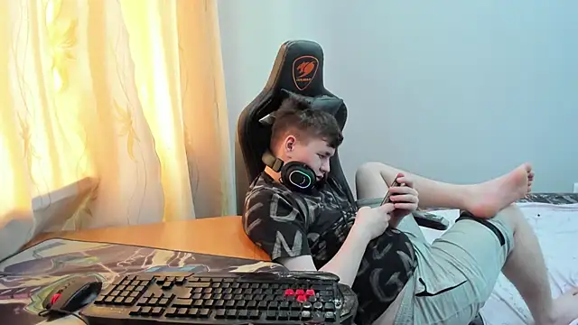 iliaskrislove live XXX chat