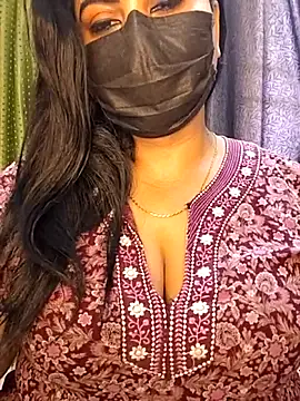 Anushka_flower Adlı Modelin Canlı XXX Sohbeti