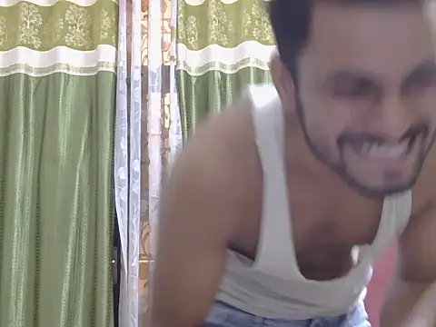 Stubborndesiboy Live XXX-chat