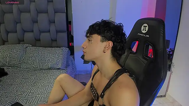 zack_lenox's Webcam Show