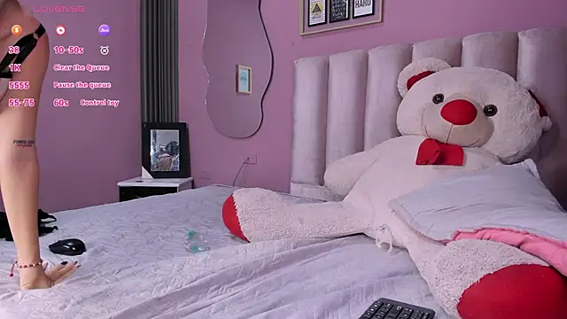 Chatroom XXX en direct de SamanthaHorney_