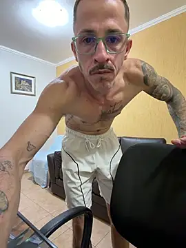 Онлайн чат XXX MeladoDiMel