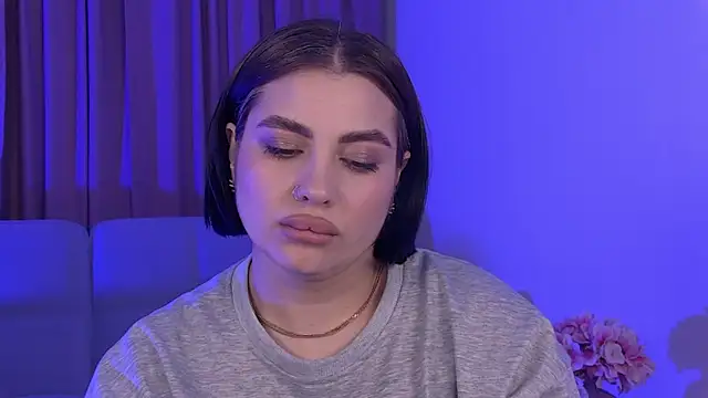 AdrianaToress 现场XXX聊天
