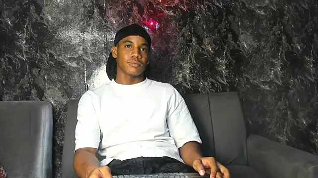 XXX chat uživo modela axel_silva4