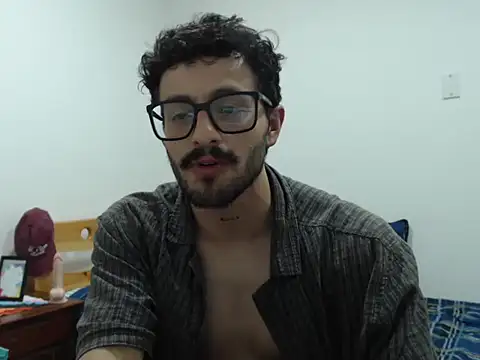 CuriousTomX Live XXX Chat