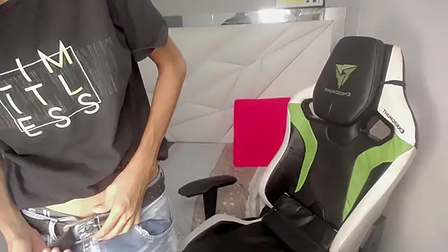 sombra_18 Webcam Show