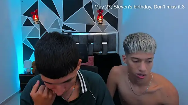 Juan_Nd_Steven's Live XXX Chat