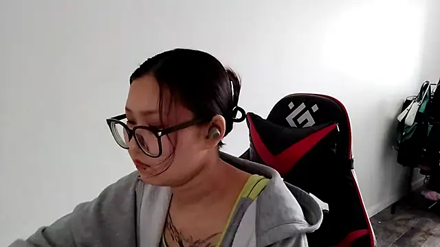 Živý XXX chat AdelineCanup