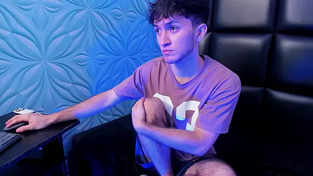 Show modela kavencastro na web-kameri
