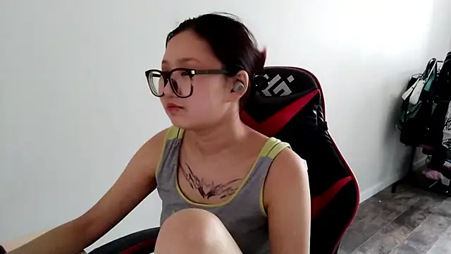 AdelineCanup's Webcam Show