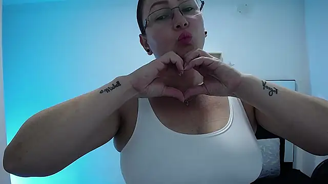 milly_sanchez's Live XXX Chat