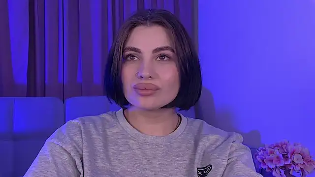AdrianaToress' Live XXX Chat