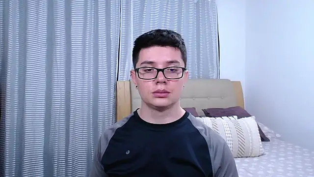 BlackFoXXX69 élő XXX-chatje