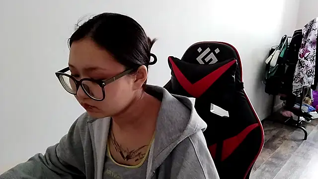 AdelineCanup 라이브 XXX 채팅