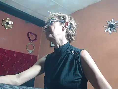 Perla_wondEr Webcam Show