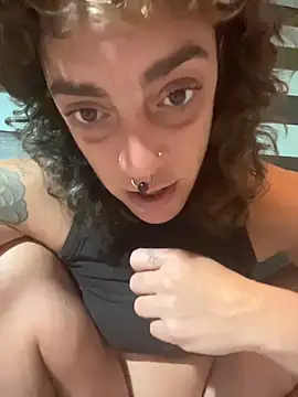 Онлайн чат XXX SalyTredelMonte