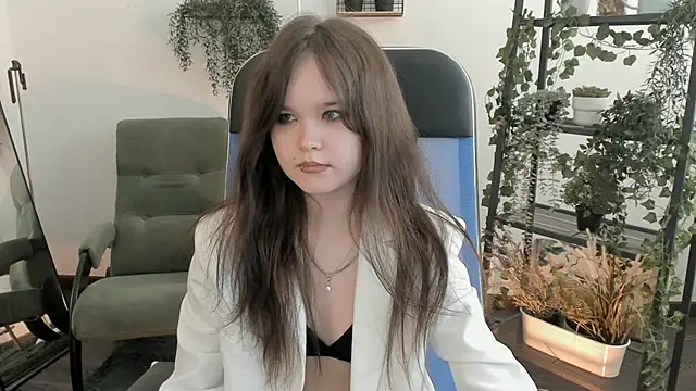 Elainebeness 现场XXX聊天