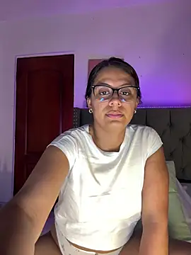 ema_zoe's Live XXX Chat