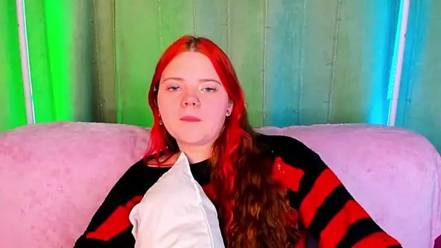 KellyFiery Adlı Modelin Canlı XXX Sohbeti
