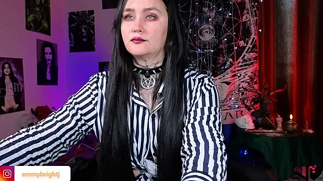 Emmybrightj_ Adlı Modelin Canlı XXX Sohbeti