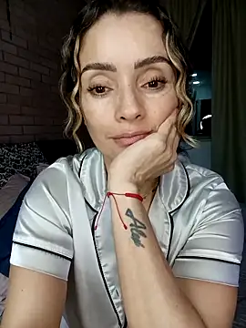Loly_Horny Webcam Show