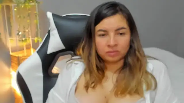 Chatroom XXX en direct de __Emma__11__Lecat_