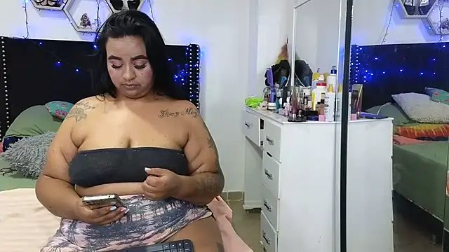 charlotte_077 live XXX chat