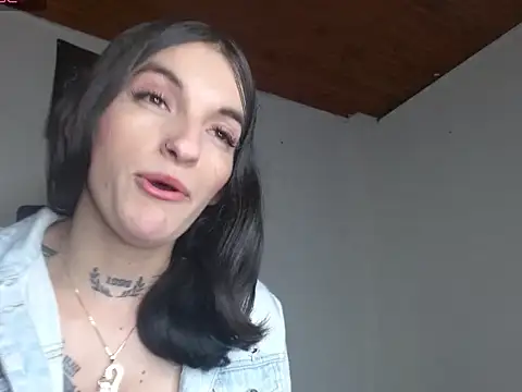 Scarlett_crastrawberry's Webcam Show