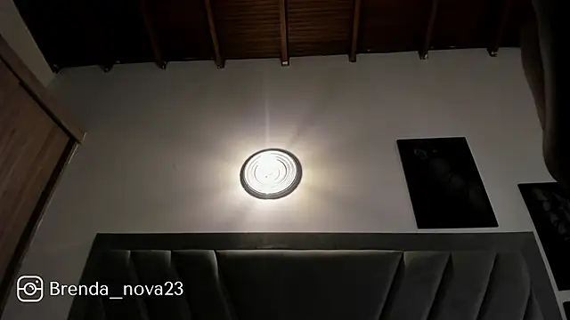 brenda_nova18: απευθείας συνομιλία ΧΧΧ