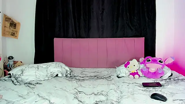 bloom444 webcam show