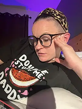 Chat XXX en directo de quinnmariexo