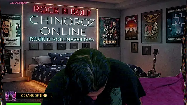 chino_roz Show in webcam