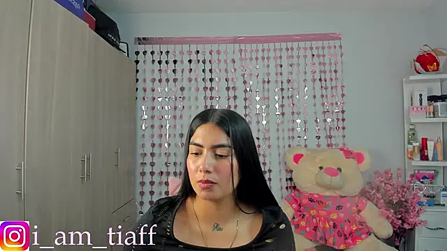 Chat +18 de tifany_tay2 ao vivo