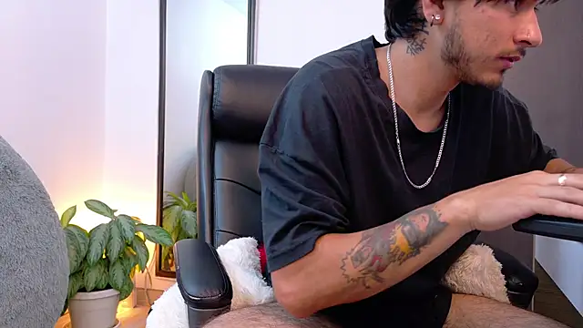 Elian_savoy's Live XXX Chat