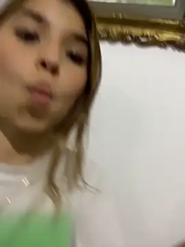baddieasiantv élő XXX-chatje
