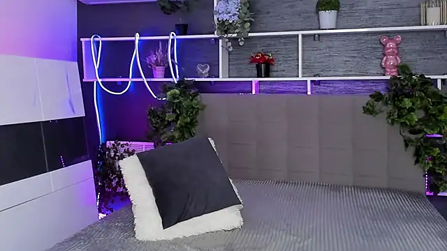 ChristyBrook Adlı Modelin Canlı XXX Sohbeti