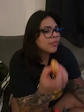 miacanela_xo élő XXX-chatje