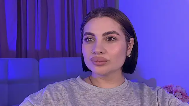 دردشة AdrianaToress الجنسية المباشرة