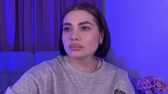 Онлайн чат XXX AdrianaToress