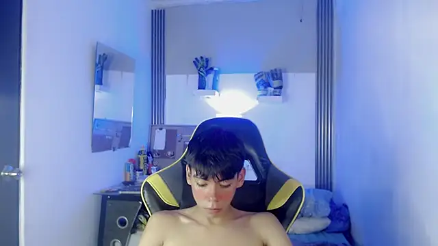 Chatroom XXX en direct de Liarr_