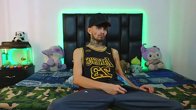Brutal_Sex_Fucking Adlı Modelin Web Kamerası Şovu