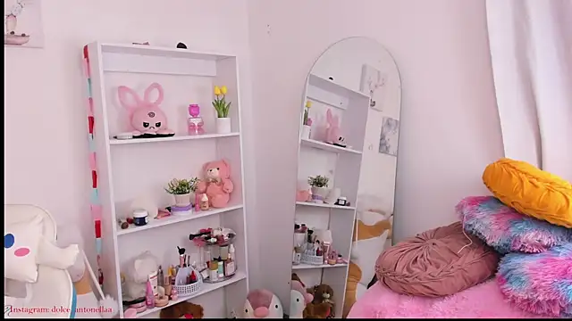 XXX chat uživo modela dolce_antonellaa